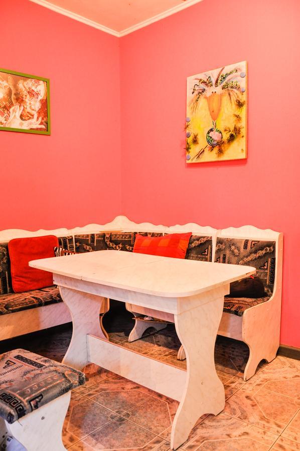 Funky Mamaliga Hostel Кишинів Екстер'єр фото