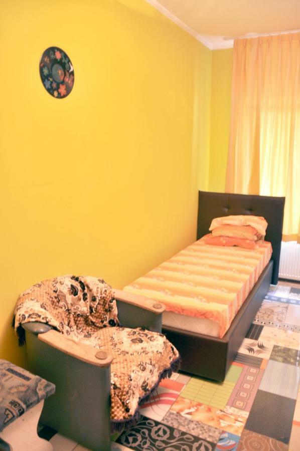 Funky Mamaliga Hostel Кишинів Екстер'єр фото